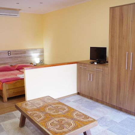 Aranyhal Apartman Heviz Exterior photo