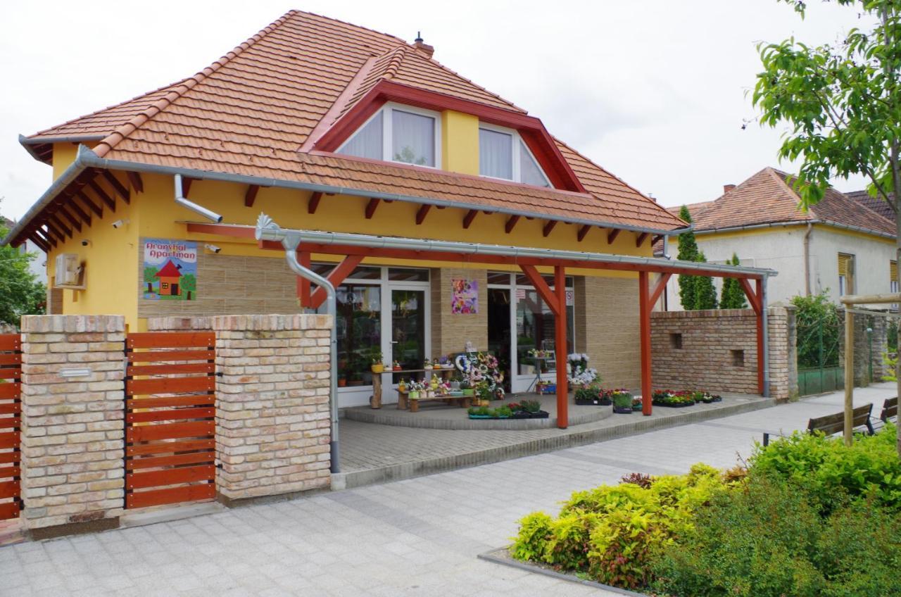 Aranyhal Apartman Heviz Exterior photo