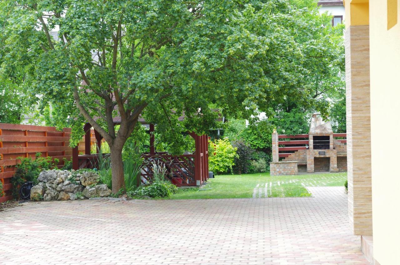 Aranyhal Apartman Heviz Exterior photo