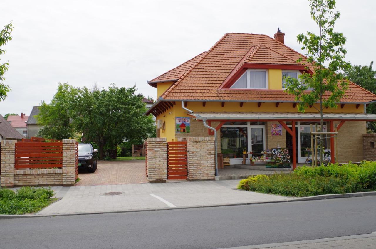 Aranyhal Apartman Heviz Exterior photo