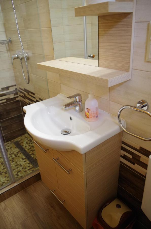 Aranyhal Apartman Heviz Exterior photo